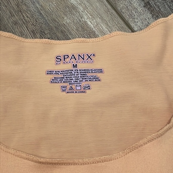 SPANX Nude Cami Tank Shapewear Lace Bottom Scoop Neck Neutral Tan Beige Medium - Picture 3 of 5